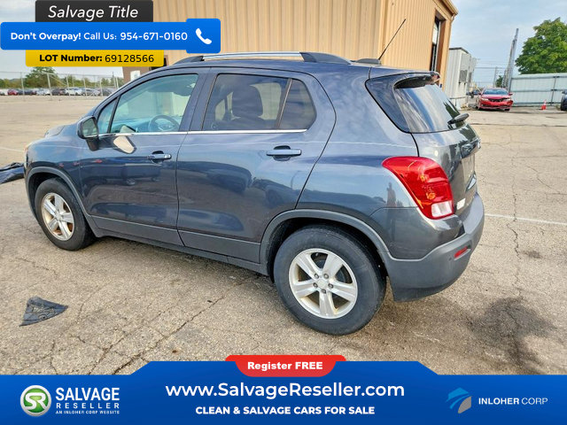 Used 2016 Chevrolet Trax LT w/ LT Sun and Sound Package FWD image 3