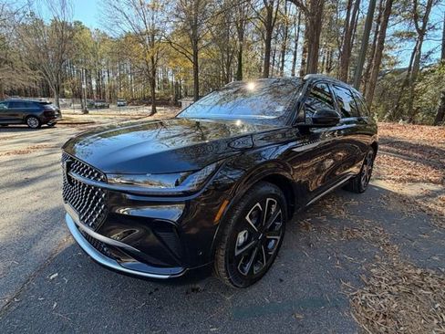 Used 2024 Lincoln Nautilus Reserve image 2