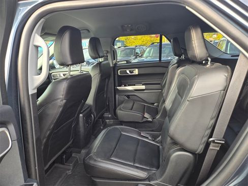 Used 2023 Ford Explorer XLT w/ Equipment Group 202A image 10