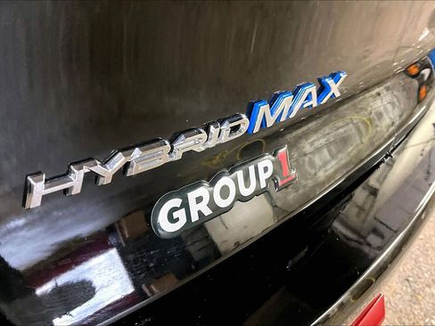 Used 2023 Toyota Crown Platinum image 10