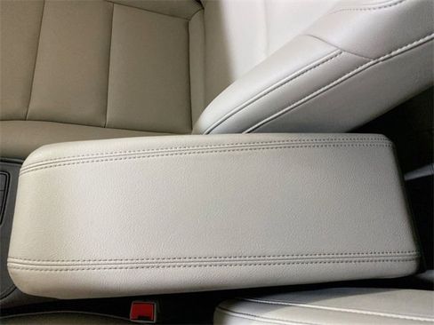 Used 2023 Cadillac XT4 Luxury image 42