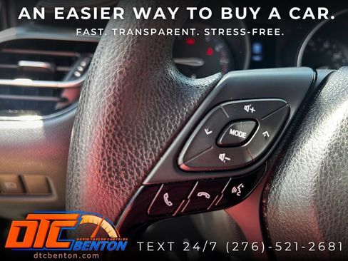 Used 2019 Toyota C-HR LE FWD image 15