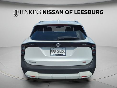 Certified 2025 Nissan Kicks SR FWD image 7