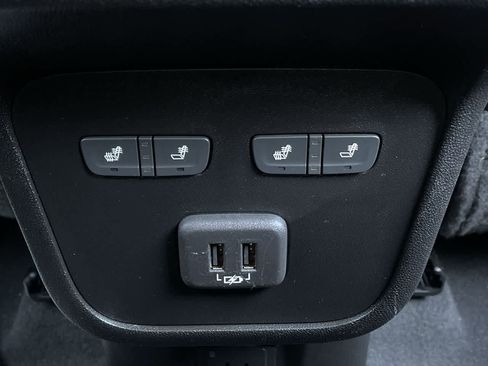 Used 2021 Chevrolet Equinox Premier image 21