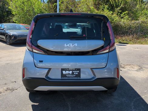 Certified 2025 Kia Soul LX image 6
