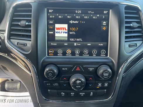 Used 2018 Jeep Grand Cherokee Overland AWD/4WD image 23
