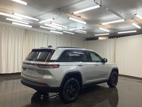 New 2026 Jeep Grand Cherokee Altitude AWD/4WD image 5