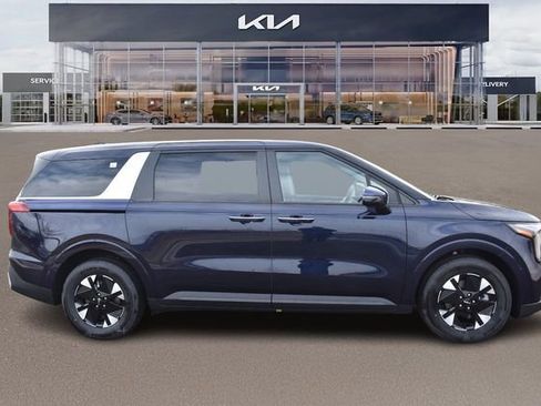 New 2026 Kia Carnival LXS image 2