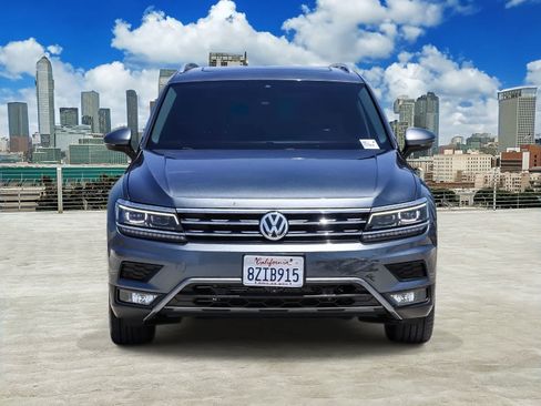 Used 2018 Volkswagen Tiguan SEL Premium FWD image 2