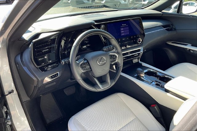 Used 2025 Lexus RX 350h AWD/4WD image 2