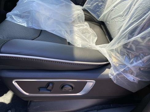 New 2026 RAM 1500 Laramie AWD/4WD image 11