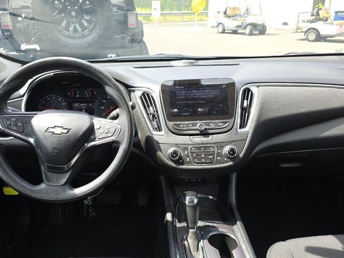 Used 2020 Chevrolet Malibu LT FWD image 9