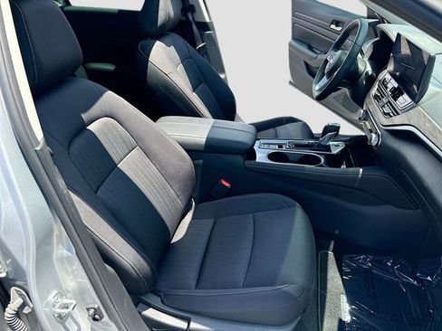 Certified 2024 Nissan Altima 2.5 SV w/ SV Premium Package FWD image 24