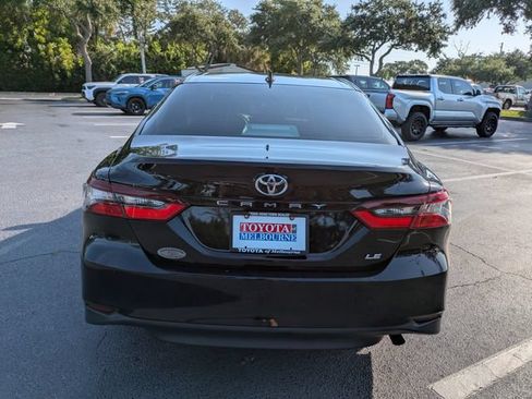 Used 2022 Toyota Camry LE FWD image 5