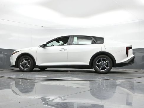 Used 2025 Kia K4 FWD image 45