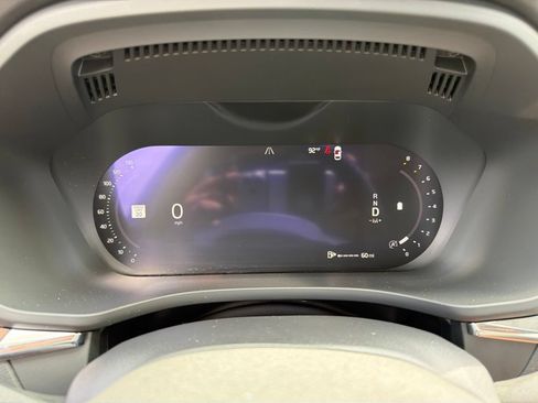 Used 2023 Volvo XC60 B5 Plus w/ Climate Package AWD/4WD image 9