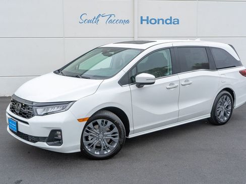 New 2026 Honda Odyssey Touring image 2