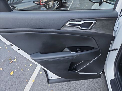 Used 2025 Kia Sportage X-Line image 25