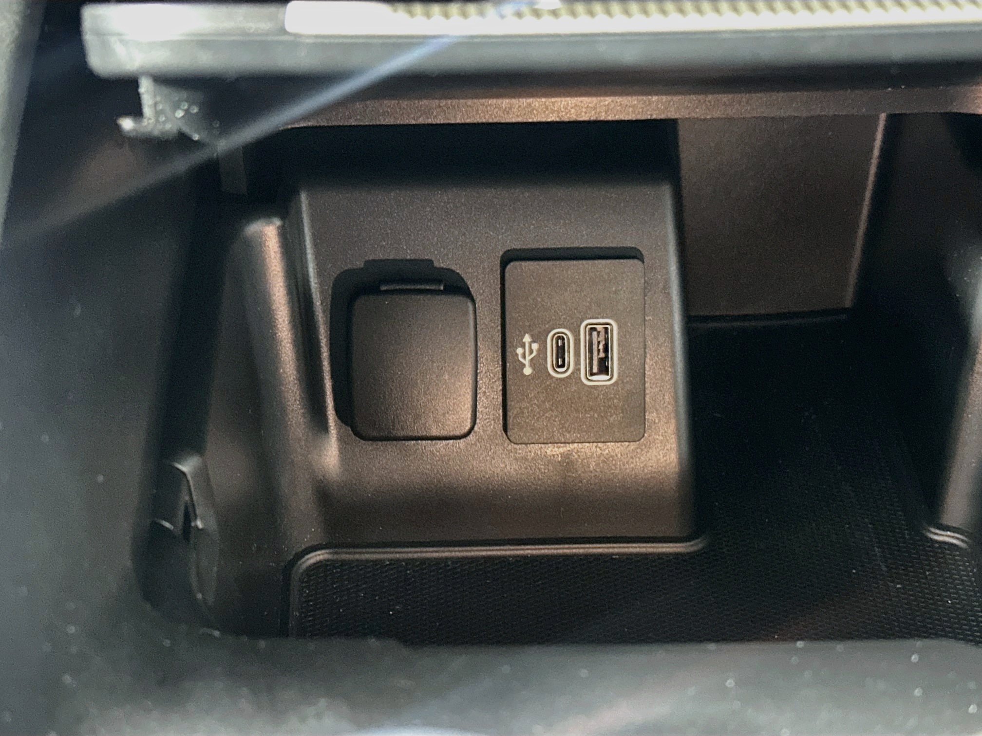 Used 2025 Ford Explorer Active w/ Active Comfort Package RWD image 26