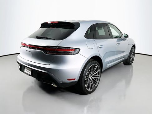 Certified 2026 Porsche Macan AWD/4WD image 9