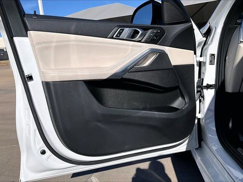 Used 2022 BMW X6 xDrive40i w/ Executive Package image 24