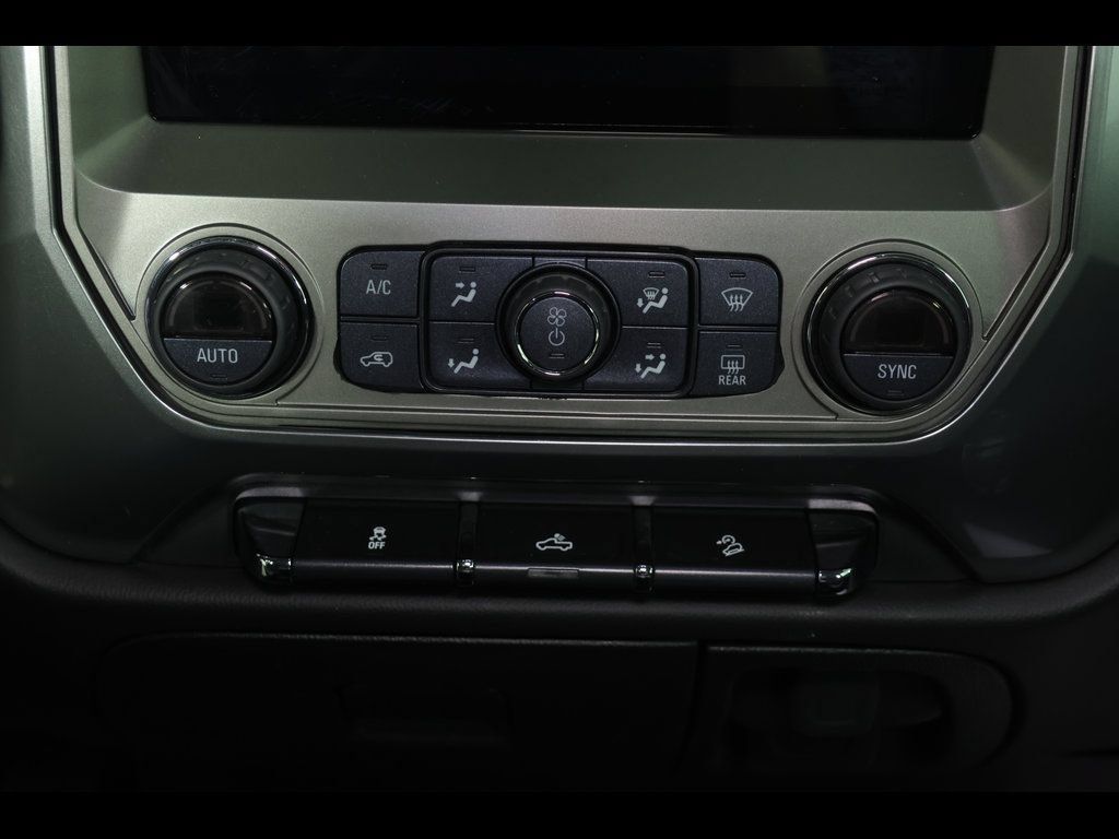 Used 2018 Chevrolet Silverado 1500 LT w/ Redline Edition AWD/4WD image 27