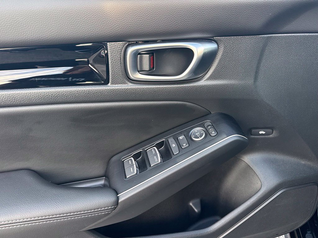 Used 2025 Honda Civic Sport image 15