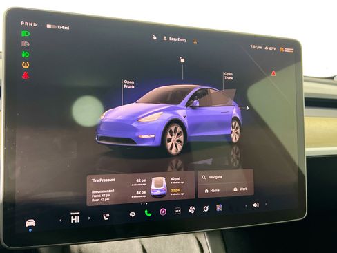 Used 2023 Tesla Model Y Long Range image 25
