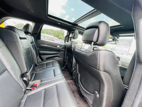 Used 2017 Jeep Grand Cherokee Overland RWD image 26