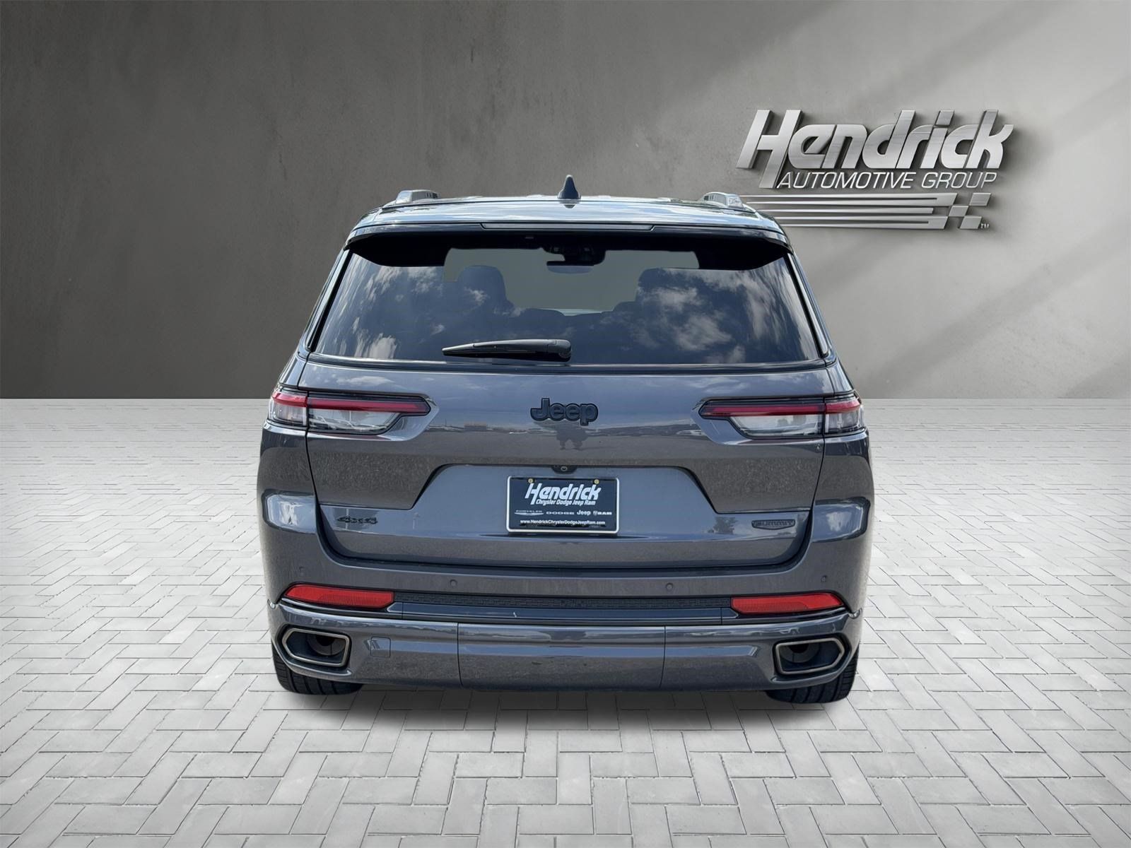 Used 2025 Jeep Grand Cherokee L Summit w/ Obsidian Package AWD/4WD image 9