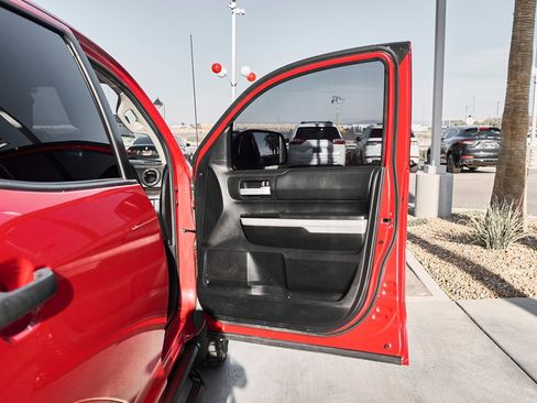 Used 2019 Toyota Tundra SR5 w/ SR5 Upgrade Package AWD/4WD image 11