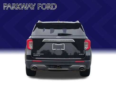 Used 2022 Ford Explorer Platinum w/ Technology Package AWD/4WD image 4