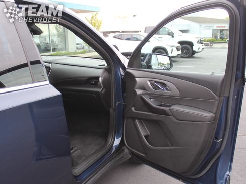 Used 2023 Chevrolet Traverse LT AWD/4WD image 27