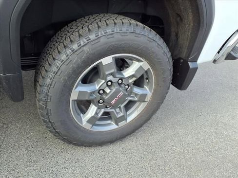 New 2025 GMC Sierra 2500 SLT w/ SLT Premium Package image 5