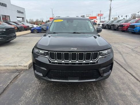 Used 2023 Jeep Grand Cherokee Laredo AWD/4WD image 9