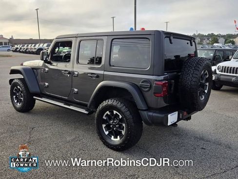Used 2024 Jeep Wrangler Unlimited Rubicon w/ Technology Group AWD/4WD image 9