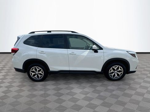 Used 2019 Subaru Forester Premium AWD/4WD image 31