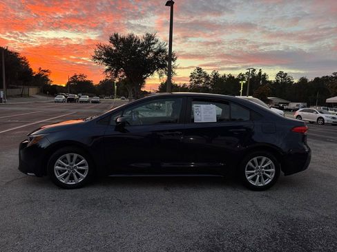 Used 2023 Toyota Corolla LE image 4