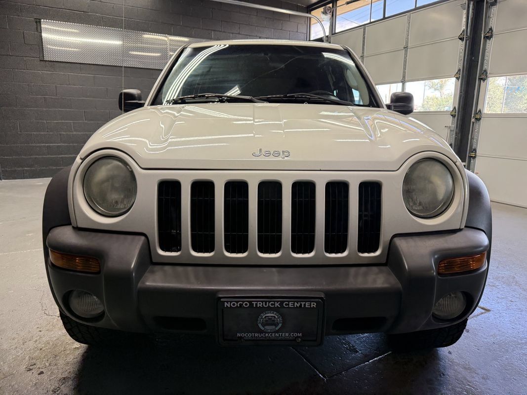 Used 2004 Jeep Liberty Sport w/ PWR Convenience Group AWD/4WD image 2