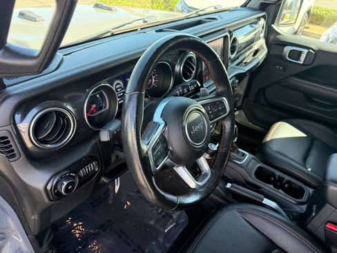 Used 2021 Jeep Wrangler Unlimited Rubicon w/ Trailer Tow Package AWD/4WD image 16