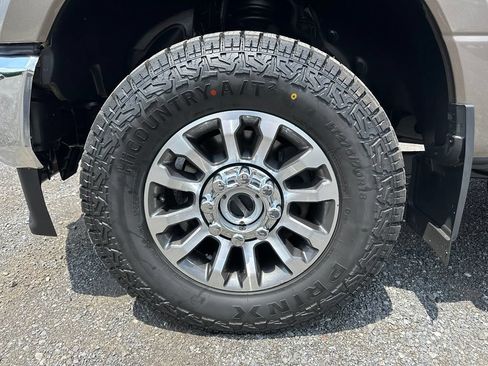 Used 2021 Ford F250 Lariat w/ Lariat Value Package AWD/4WD image 13