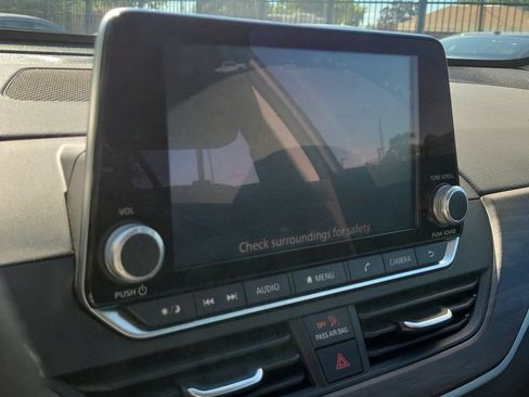 Used 2025 Nissan Altima 2.5 SV FWD image 28