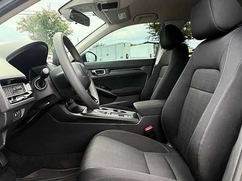 Used 2023 Honda Civic LX image 9