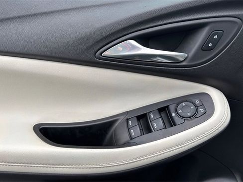 Used 2022 Buick Encore GX Preferred w/ Sport Touring Package image 11