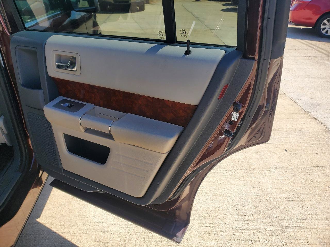 Used 2009 Ford Flex Limited FWD image 8