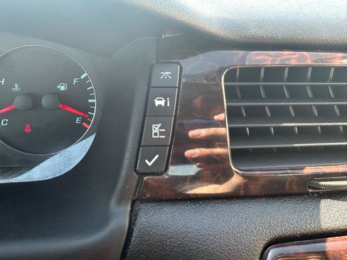 Used 2014 Chevrolet Impala LTZ FWD image 24