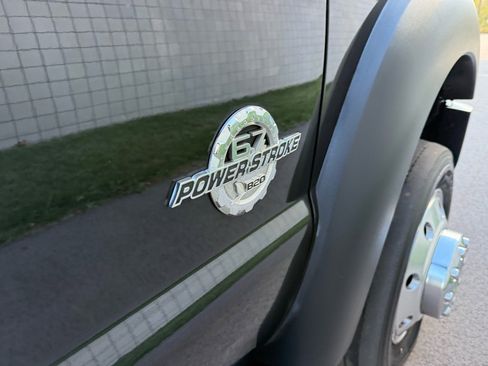 Used 2013 Ford F450 Lariat w/ Lariat Interior Pkg image 29