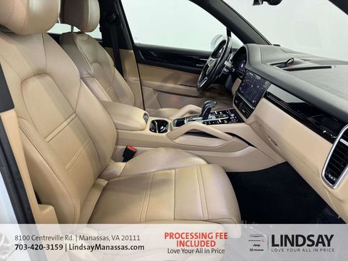 Used 2023 Porsche Cayenne Platinum Edition AWD/4WD image 13
