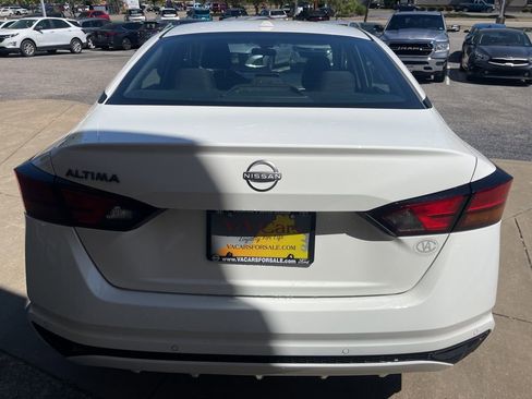 Used 2025 Nissan Altima 2.5 SV FWD image 5