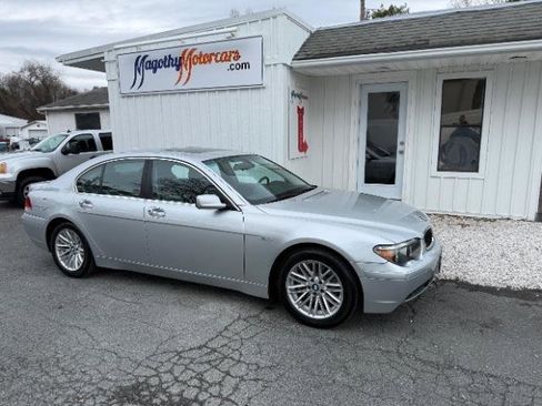 Used 2005 BMW 745i image 1